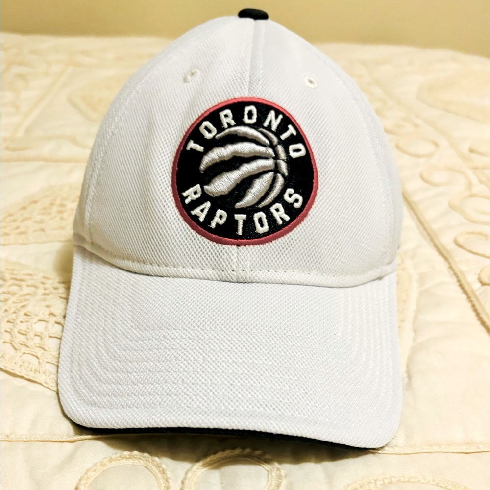 Adidas Raptors hat